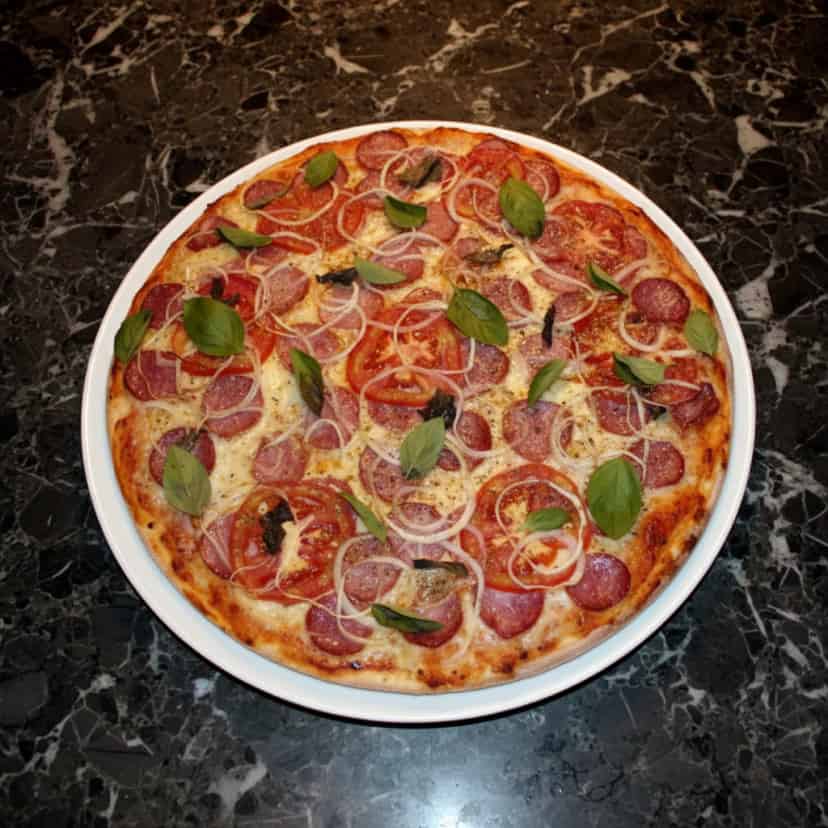 Pizza Rápida de Calabresa