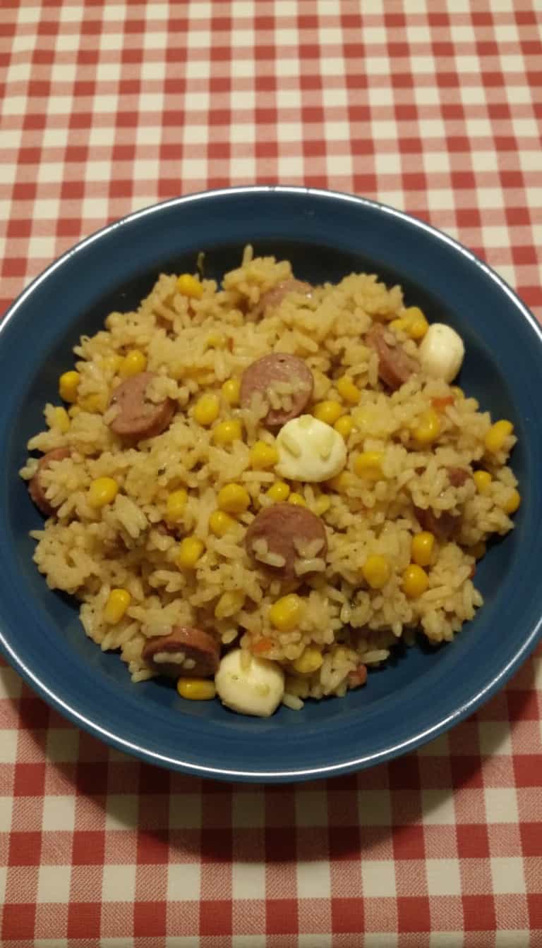 Foto deliciosa de Arroz com Linguiça e Milho pronta para servir - Outras Receitas