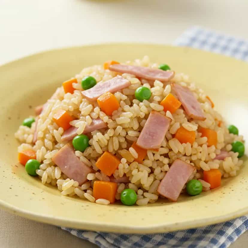 Foto deliciosa de Arroz Frito com Presunto e Ervilha pronta para servir - Outras Receitas