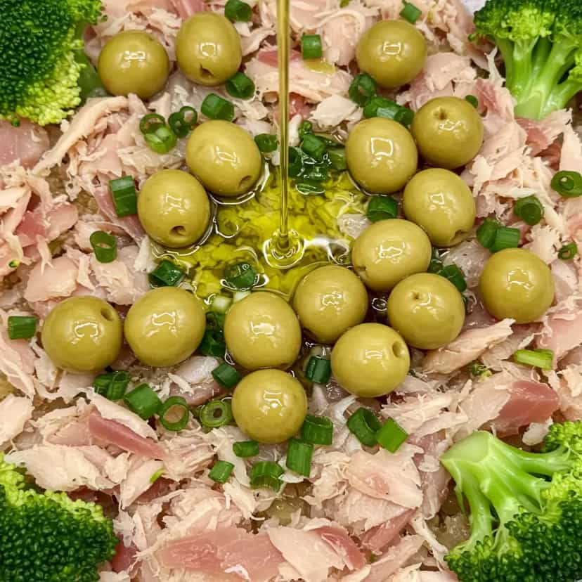 Foto deliciosa de Bacalhoada da Ana Paula Assis Araújo pronta para servir - Peixes & Frutos do Mar