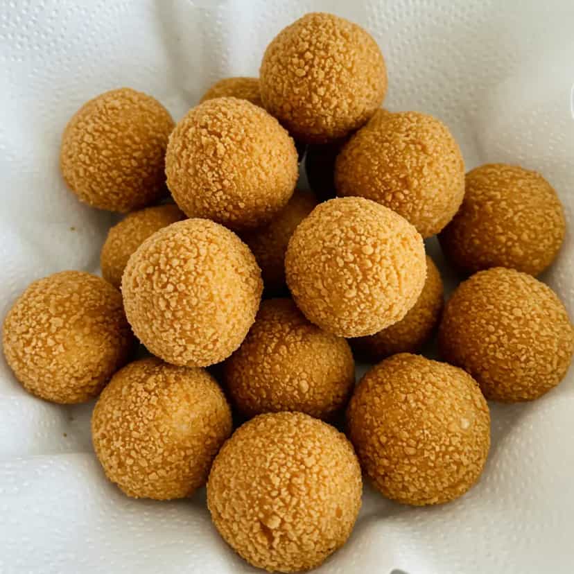 Foto deliciosa de Bolinho de mandioca pronta para servir - Salgadinhos