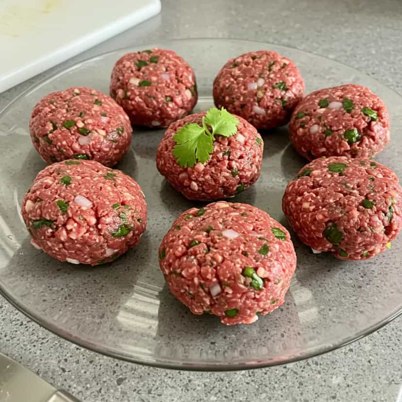 Foto deliciosa de Bolinhos de Carne Tradicionais pronta para servir - Salgadinhos