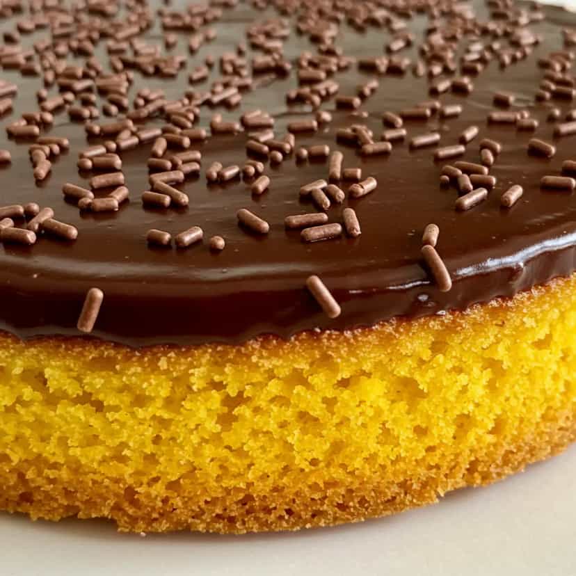 Foto deliciosa de Bolo de cenoura e aveia pronta para servir - Outras Receitas