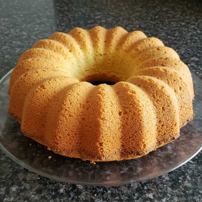 Foto deliciosa de Bolo Fofo Simples do Carlos Coelho Costa pronta para servir - Bolos & Cupcakes
