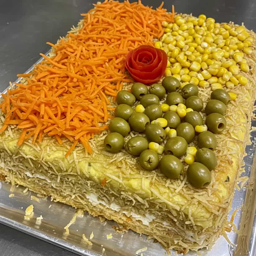 Foto deliciosa de Bolo Salgado de Batata e Frango pronta para servir - Tortas Salgadas