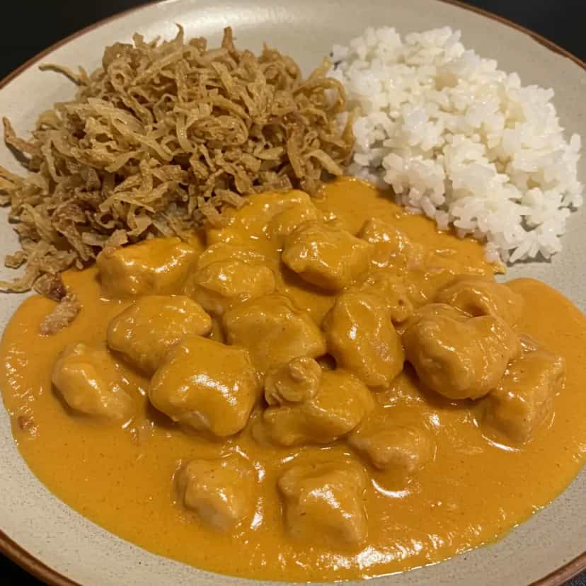 Foto deliciosa de Estrogonofe Leve de Soja pronta para servir - Pratos Brasileiros Icônicos