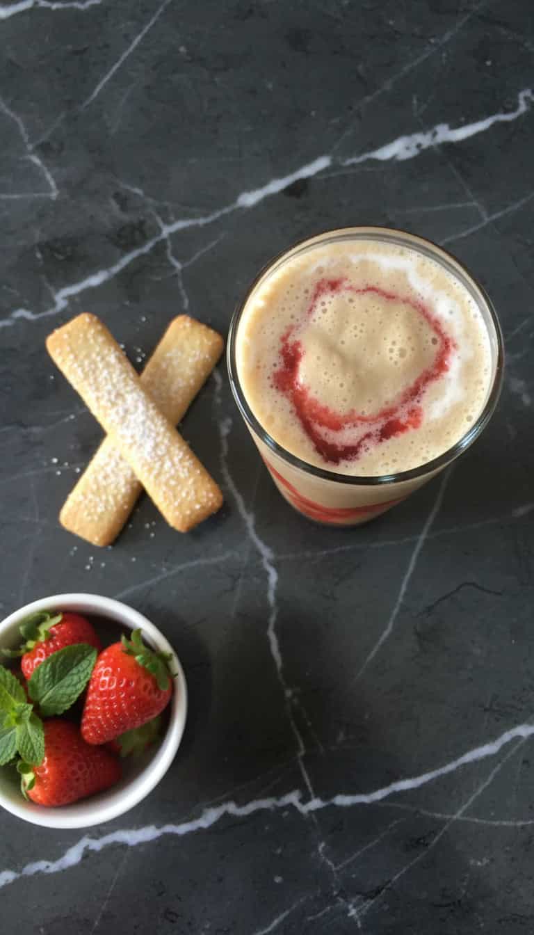 Foto deliciosa de Frapuccino de Café pronta para servir - Milkshakes