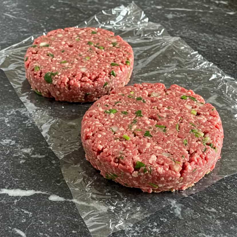 Foto deliciosa de Hambúrguer Bovino Fit com Alecrim pronta para servir - Sanduíches & Hambúrgueres