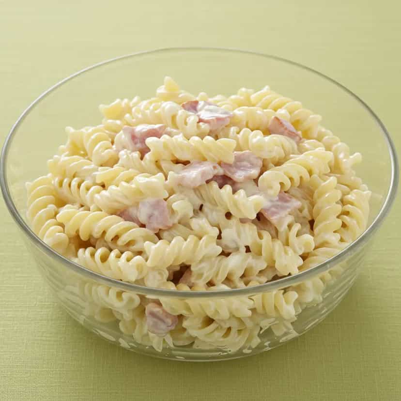 Foto deliciosa de Macarrão Carbonara Cremoso pronta para servir - Outras Receitas