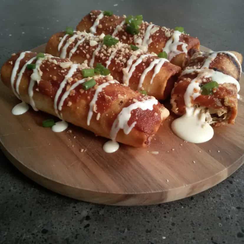 Foto deliciosa de Massa de Panqueca Tradicional pronta para servir - Panquecas & Waffles