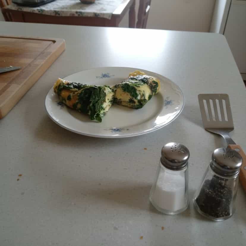 Foto deliciosa de Omelete de Folhas de Rabanete pronta para servir - Ovos