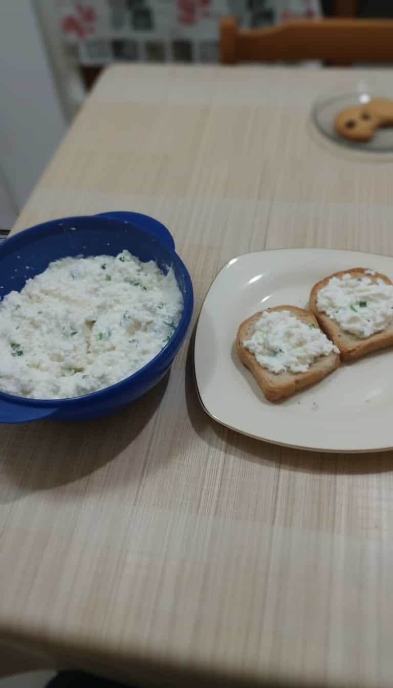 Foto deliciosa de Patê de Ricota com Iogurte pronta para servir - Pastas & Patês