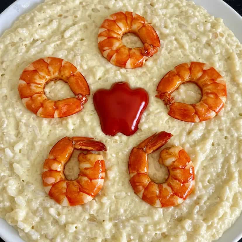 Foto deliciosa de Risoto de camarão com requeijão pronta para servir - Peixes & Frutos do Mar