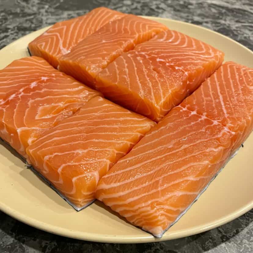 Foto deliciosa de Salmão Grelhado com Ervas Frescas pronta para servir - Outras Receitas