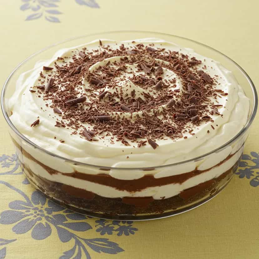 Foto deliciosa de Torta Cremosa de Bolacha com Chocolate pronta para servir - Tortas & Tortinhas