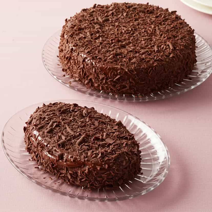 Foto deliciosa de Torta Cremosa de Chocolate pronta para servir - Tortas & Tortinhas