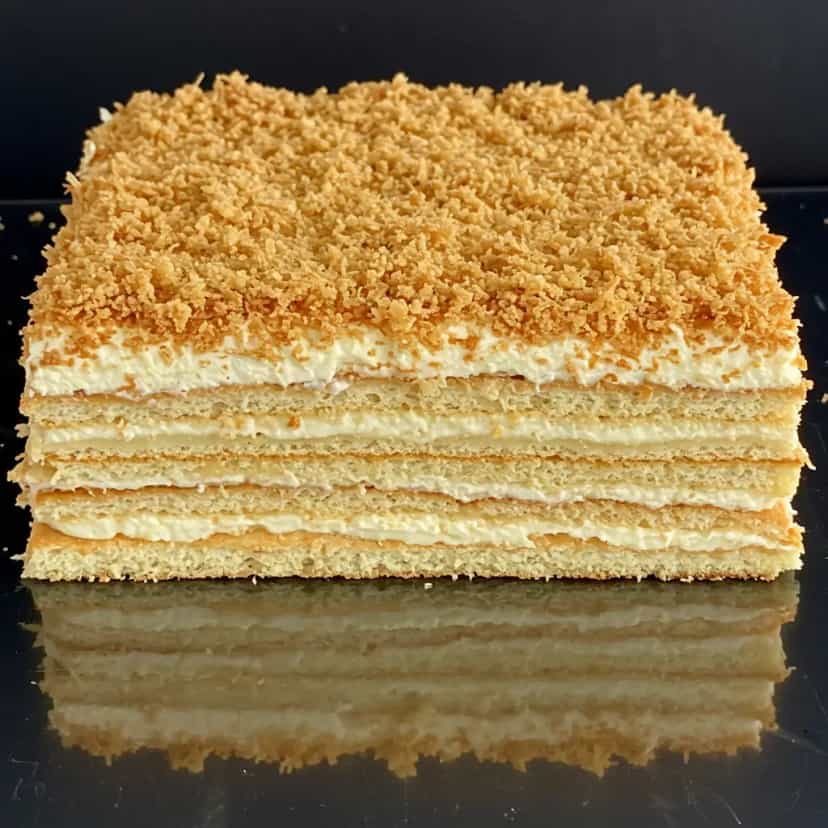 Foto deliciosa de Torta de atum pronta para servir - Lanches de Padaria