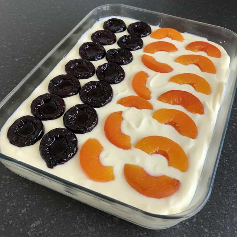 Foto deliciosa de Torta de Champanhe com Abacaxi pronta para servir - Tortas & Tortinhas