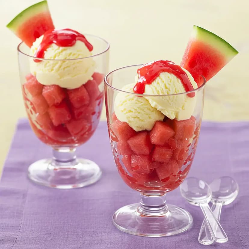 Sorvete com Calda de Goiaba e Melancia