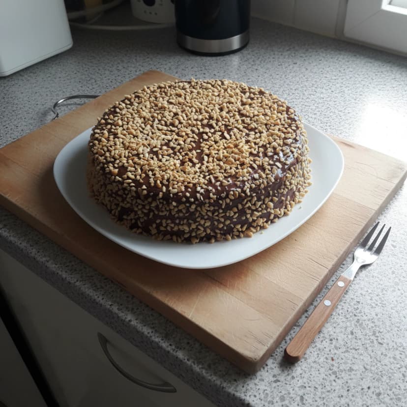 Bolo de Chocolate com Amendoim e Caramelo