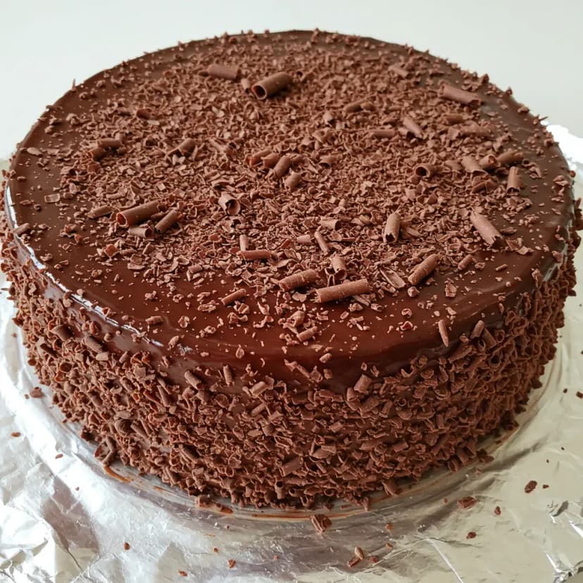Bolo de Chocolate com Cobertura de Brigadeiro