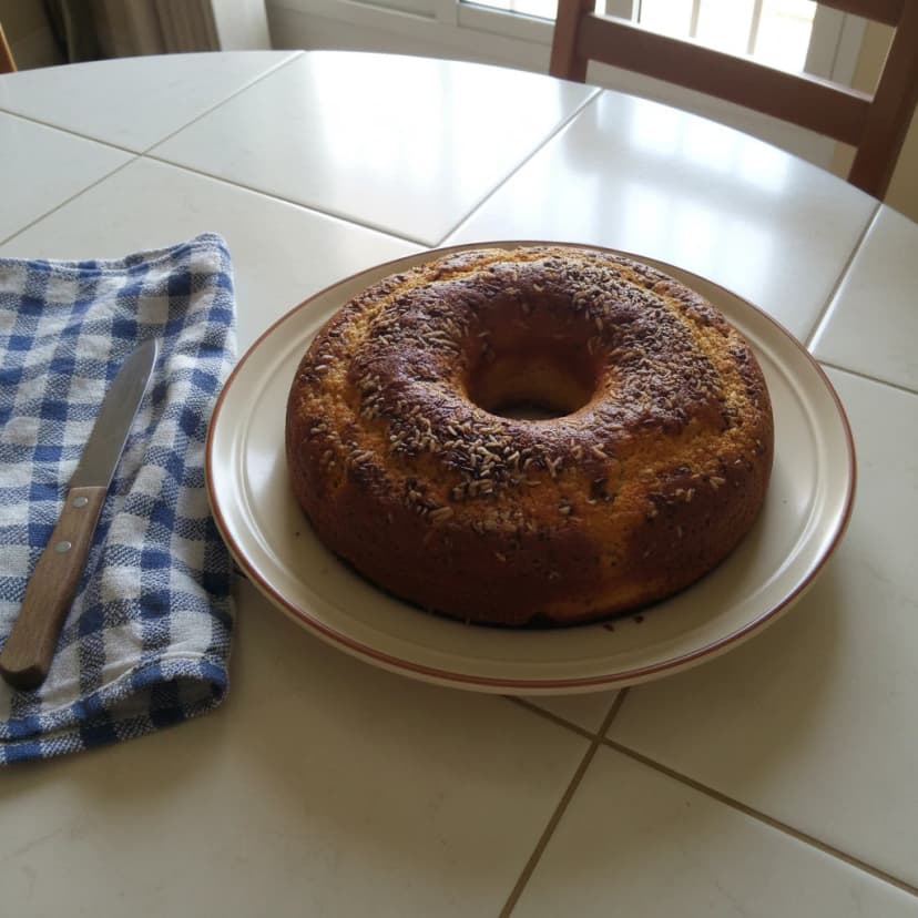 Bolo de Fubá Cremoso com Erva-Doce e Leite Condensado