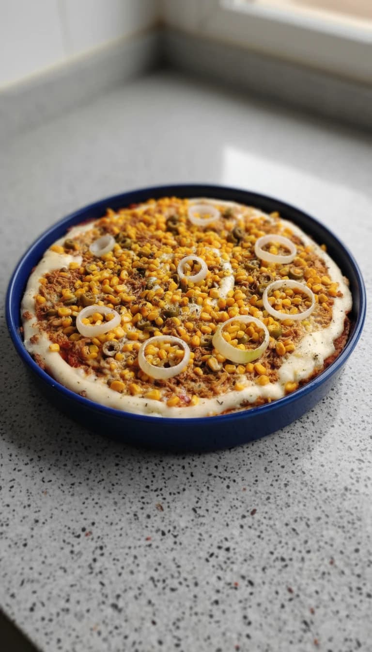 Pizza de Massa Podre com Azeitona e Atum