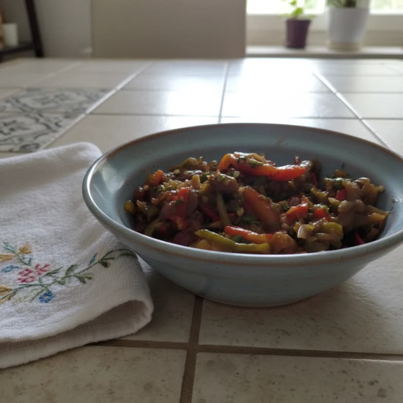 Salada de Berinjela Assada com Tomates e Pimentões