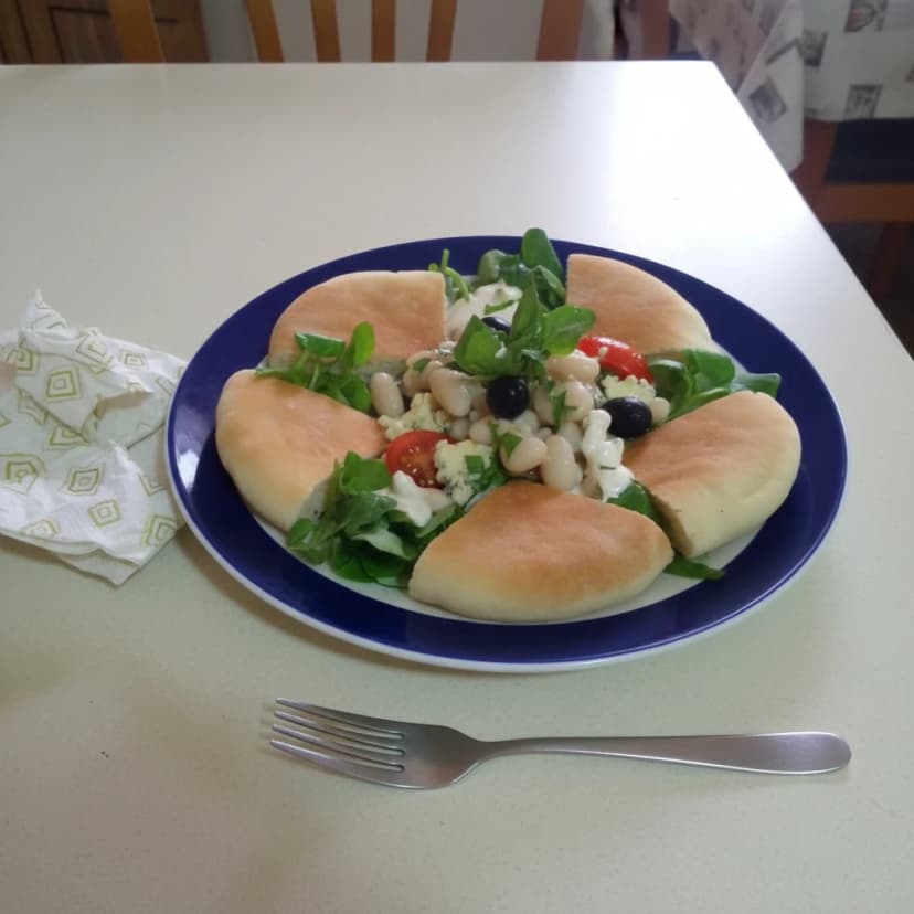 Salada Refrescante de Feijão Branco e Rúcula