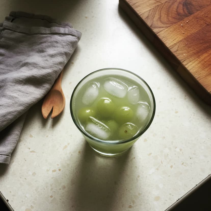 Suco Refrescante de Uva com Coco